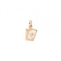 SKU: DMC5001_CARDS_EPB9RCiondolo Carte in oro rosa 9K e smalto perlato bianco.SIGNIFICATOMescola le carteUn invito a giocare co