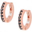 ORECCHINI AMENOrecchini Cerchio Rosè Tennis Mania Zirconi Nerisku: ET1RNOrecchini huggies in argento 925 rosé con zirconi neri 