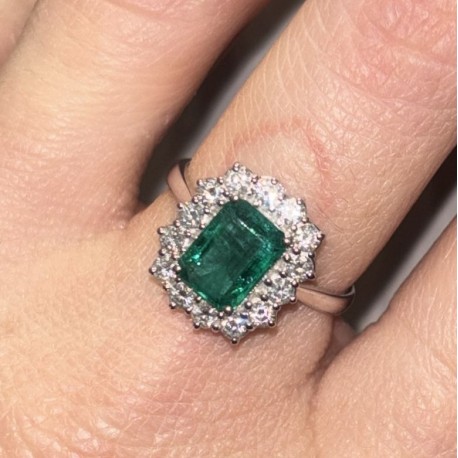 ANELLO smeraldo GIANNI CARITà in oro bianco 750(18kt) con diamanti in taglio brillanti - FA2463/4/6